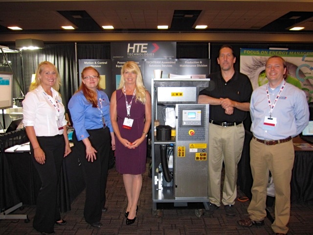 从左到右，来自HTE Technologies的Erin Roehrs, Naomi Marciante, Jennifer Barkalow, Erik Woehrle和Walter Deeken。